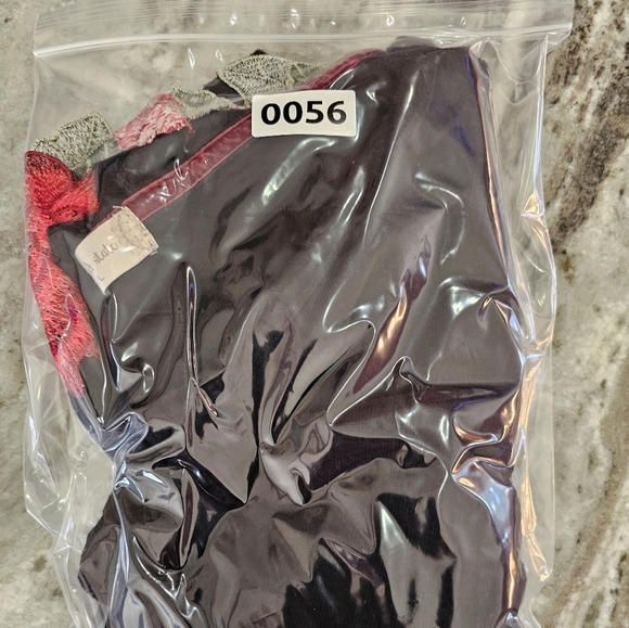 Altar'd State Embroidered Rose Stretchy Sweater Scoop Neck L - Picture 8 of 8